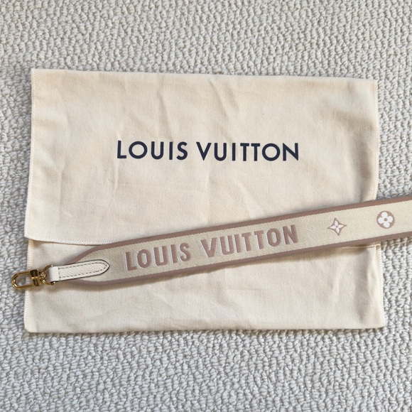 NWT Louis Vuitton Diane Cream Satchel Purse - Picture 17 of 17